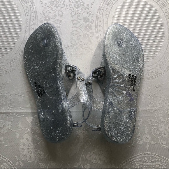 Michael Kors Girls Size 4 Silver Sparkly Rubber Sandals Open-Toe Shoes Flip-Flop - Picture 4 of 12